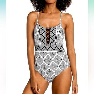 NWT La Blanca Strappy Mio One Piece Swimsuit